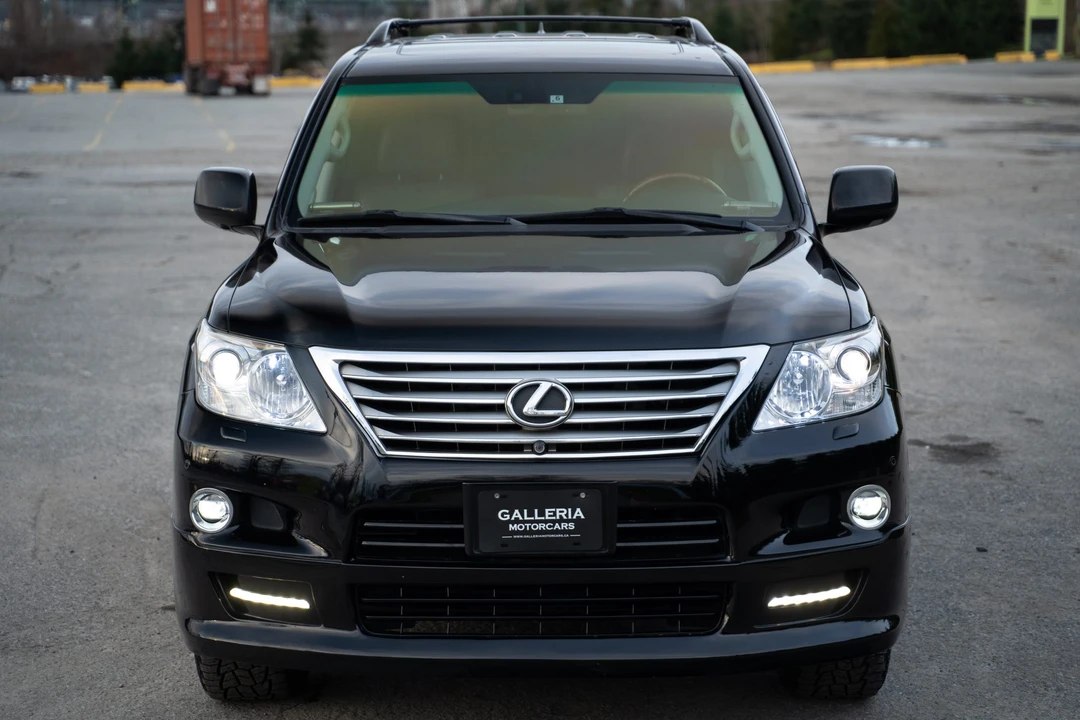 2008 Lexus LX 3rd Gen - Image 11 of 31