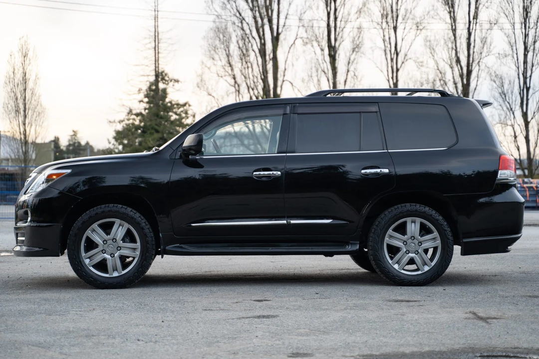 2008 Lexus LX 3rd Gen - Image 29 of 31