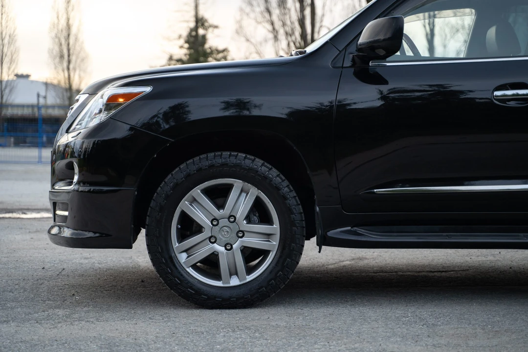 2008 Lexus LX 3rd Gen - Image 30 of 31