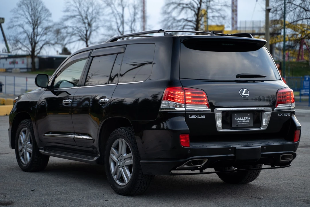 2008 Lexus LX 3rd Gen - Image 28 of 31