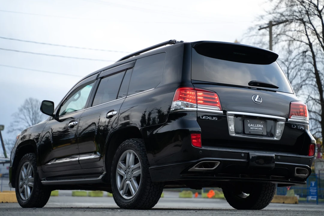 2008 Lexus LX 3rd Gen - Image 26 of 31