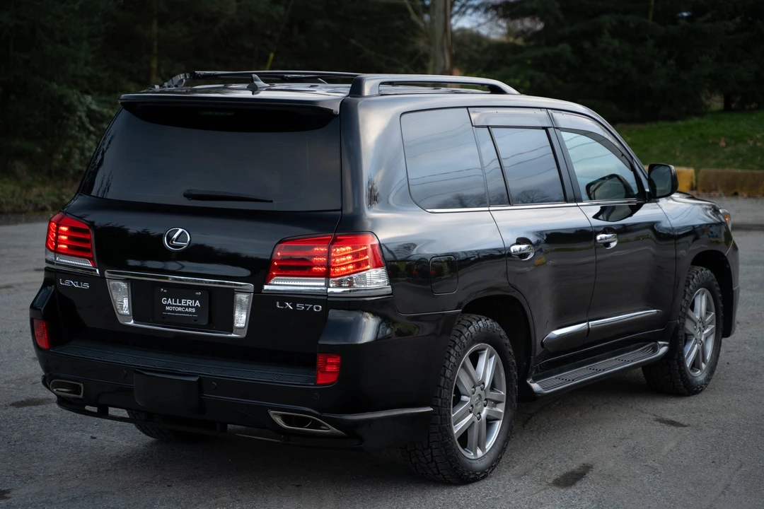 2008 Lexus LX 3rd Gen - Image 18 of 31