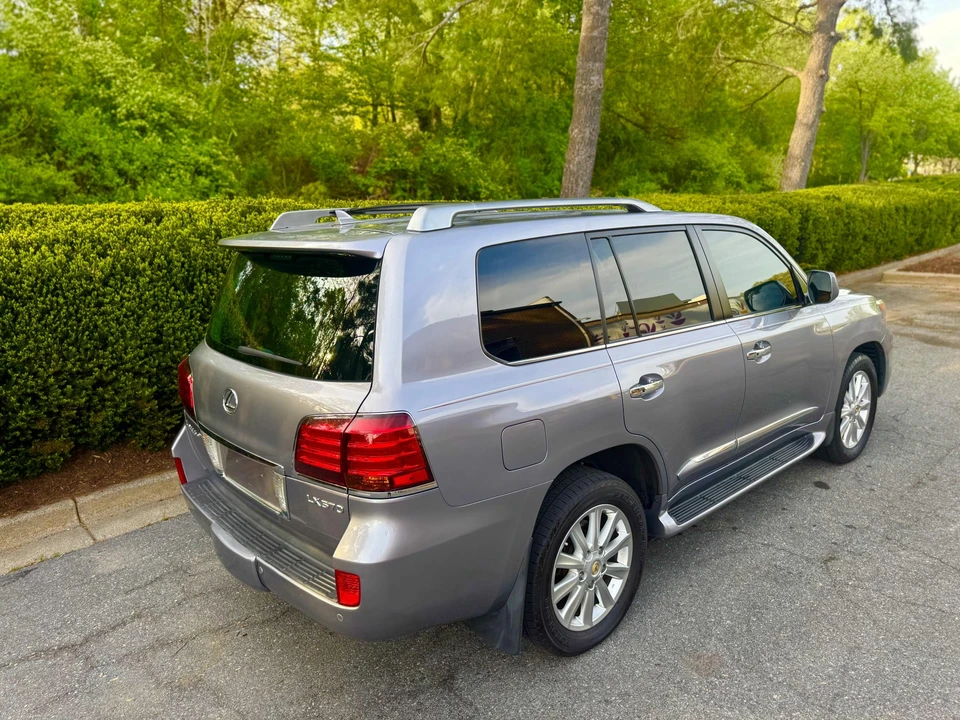 2008 Lexus LX 3rd Gen - Image 16 of 31