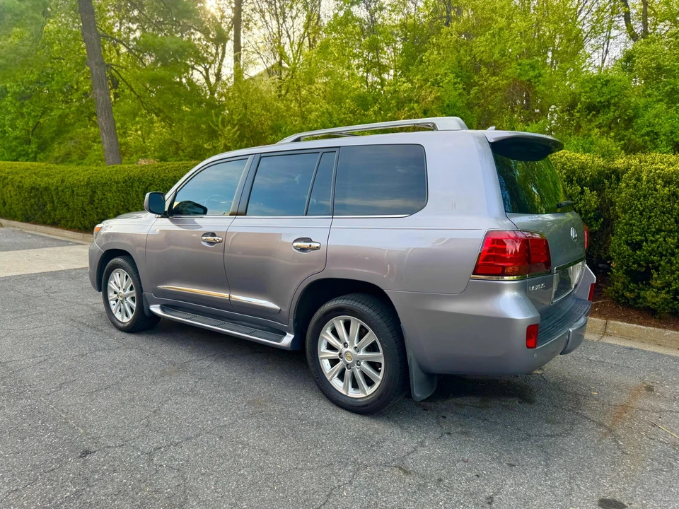 2008 Lexus LX 3rd Gen - Image 9 of 31
