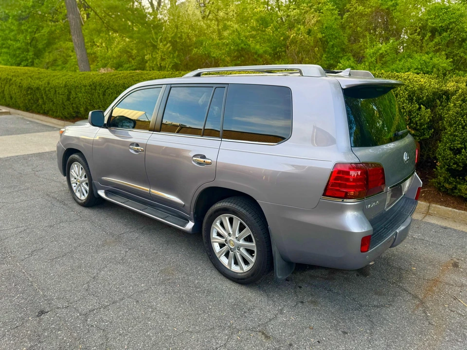 2008 Lexus LX 3rd Gen - Image 12 of 31