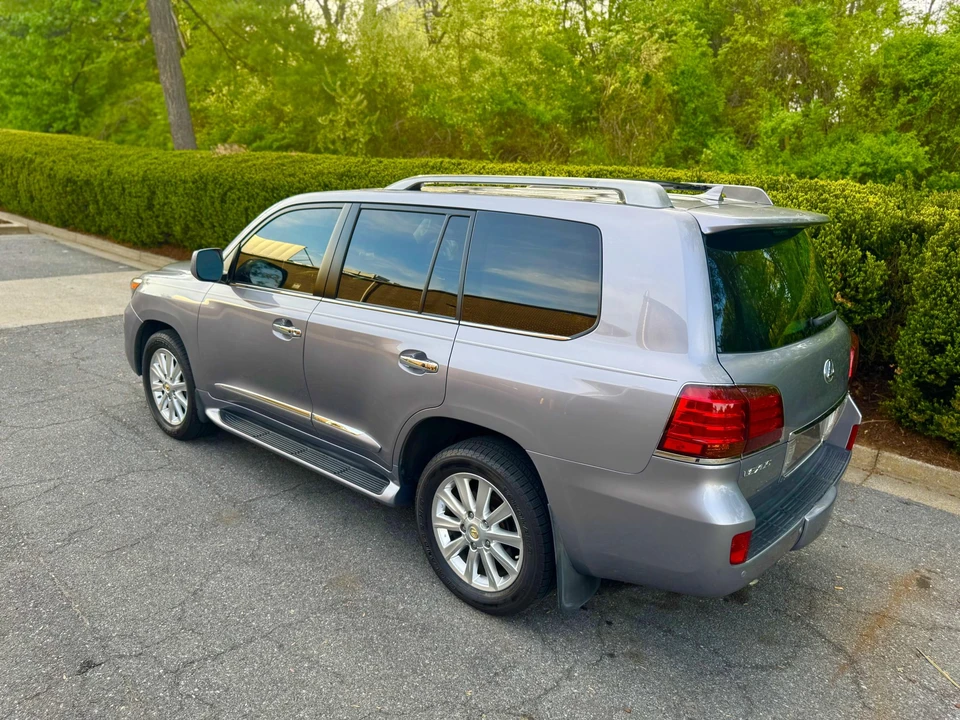 2008 Lexus LX 3rd Gen - Image 10 of 31