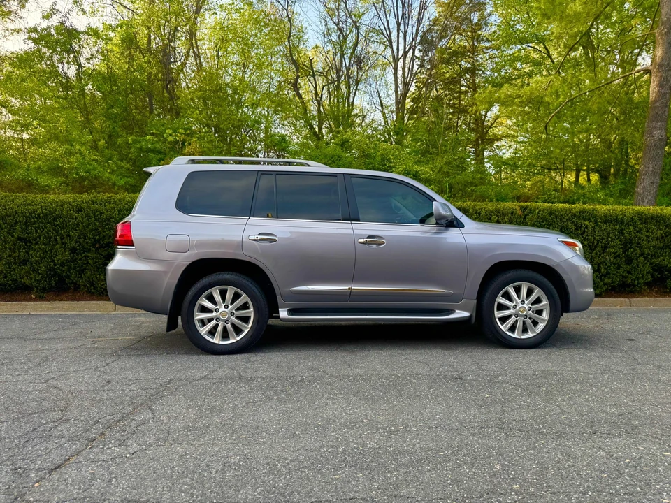 2008 Lexus LX 3rd Gen - Image 20 of 31