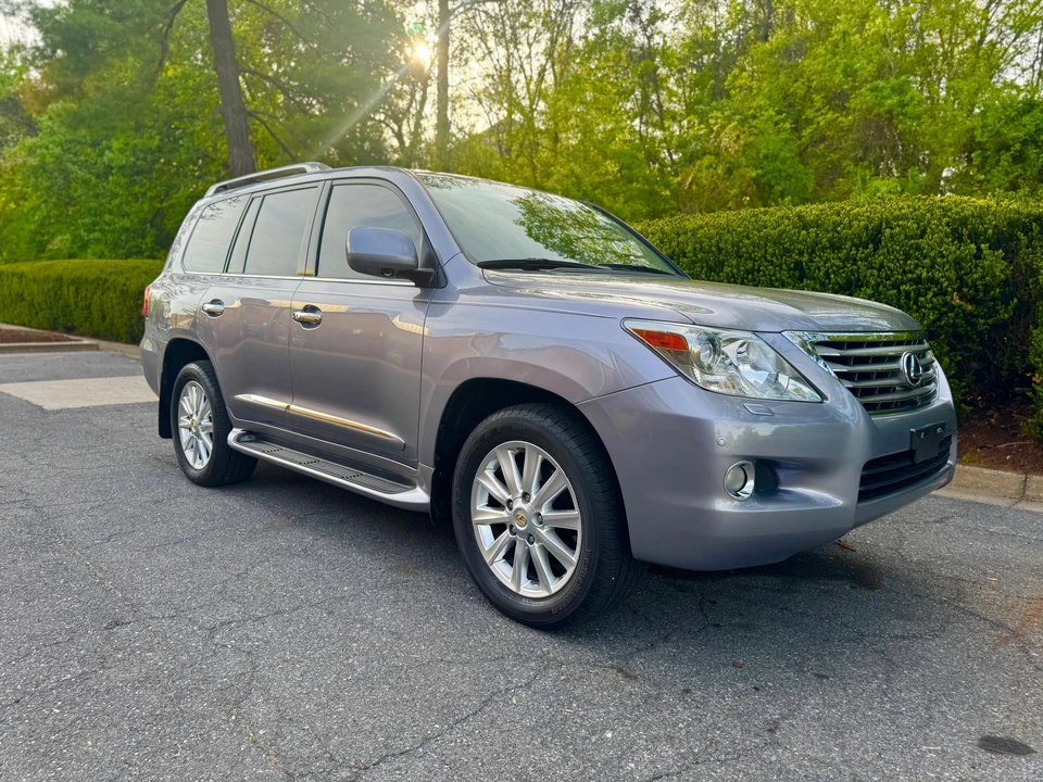 2008 Lexus LX 3rd Gen - Image 28 of 31