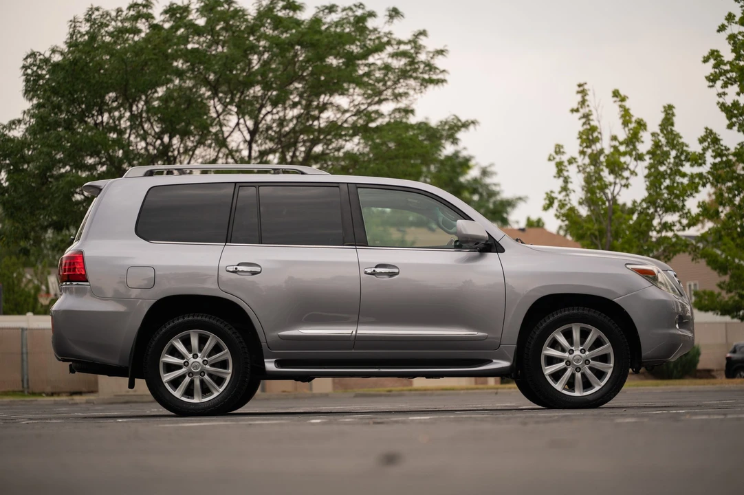 2008 Lexus LX 2nd Gen - Image 5 of 31