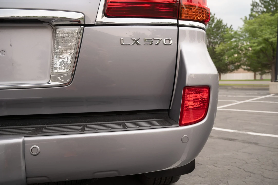 2008 Lexus LX 2nd Gen - Image 16 of 31