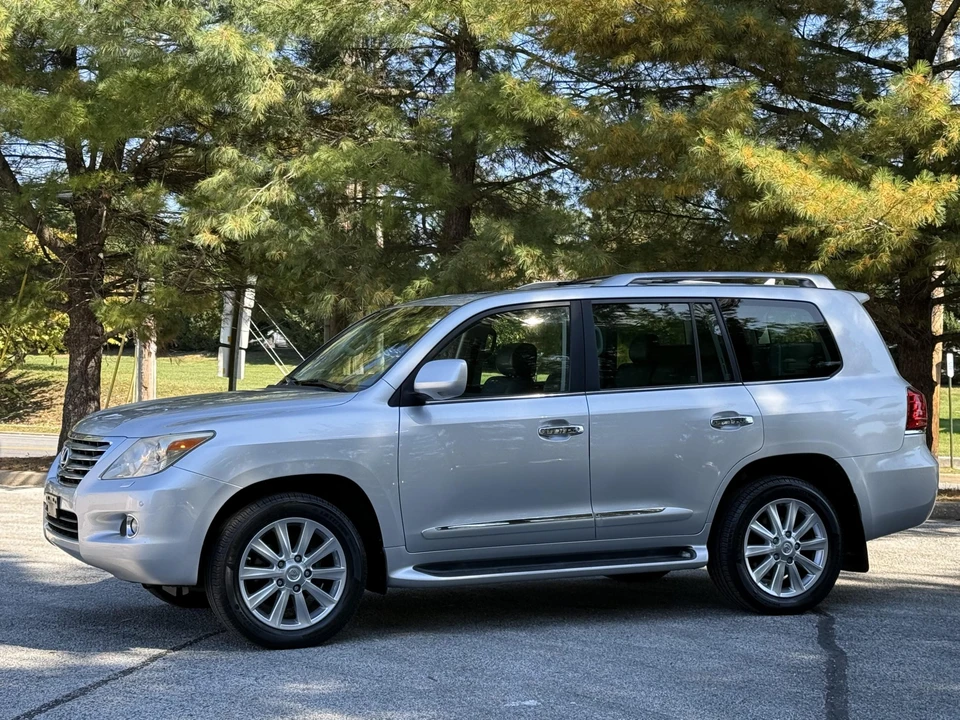 2008 Lexus LX 3rd Gen - Image 2 of 31