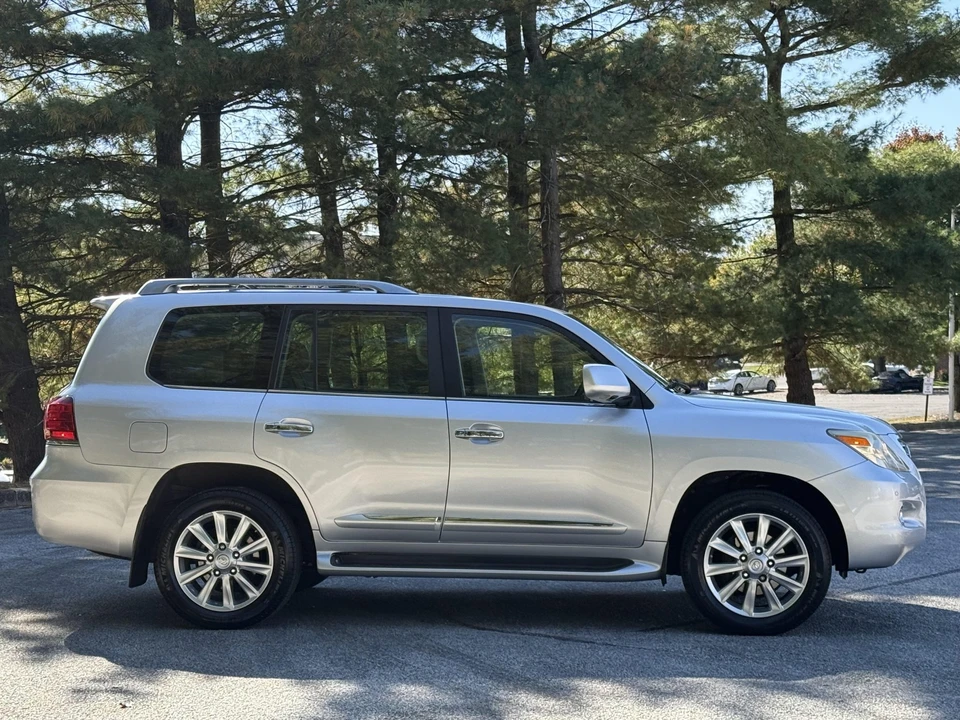 2008 Lexus LX 3rd Gen - Image 12 of 31
