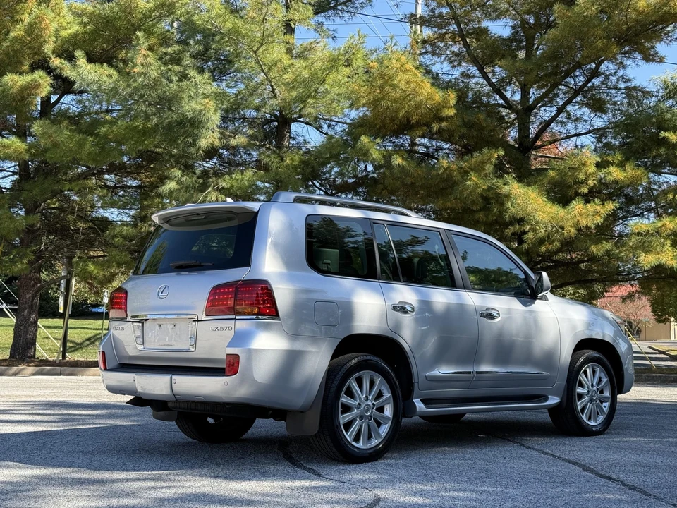 2008 Lexus LX 3rd Gen - Image 13 of 31