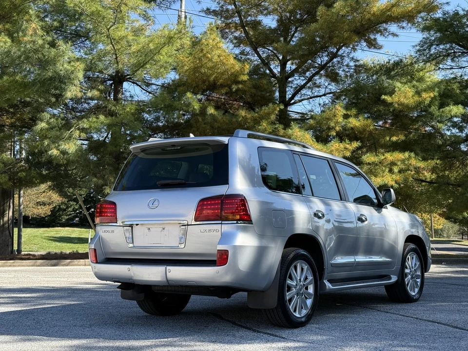2008 Lexus LX 3rd Gen - Image 14 of 31