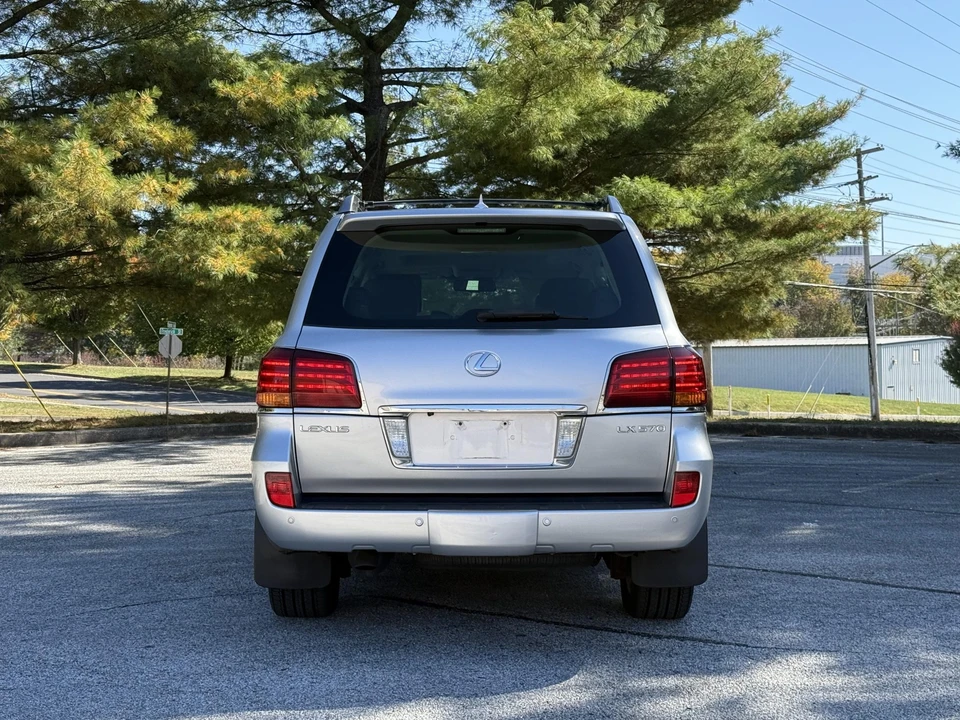 2008 Lexus LX 3rd Gen - Image 16 of 31