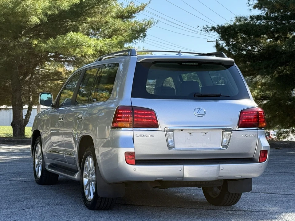 2008 Lexus LX 3rd Gen - Image 19 of 31