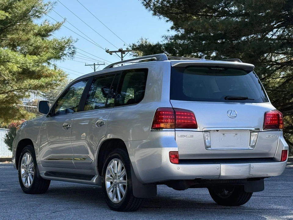 2008 Lexus LX 3rd Gen - Image 20 of 31