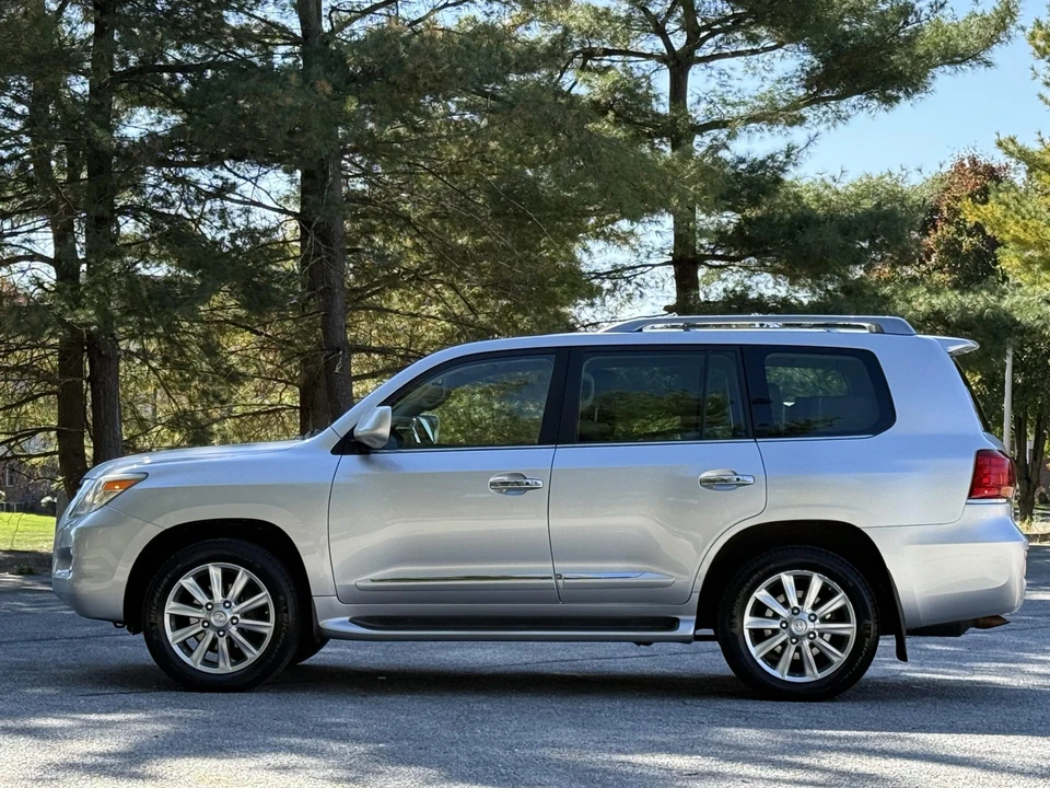 2008 Lexus LX 3rd Gen - Image 22 of 31