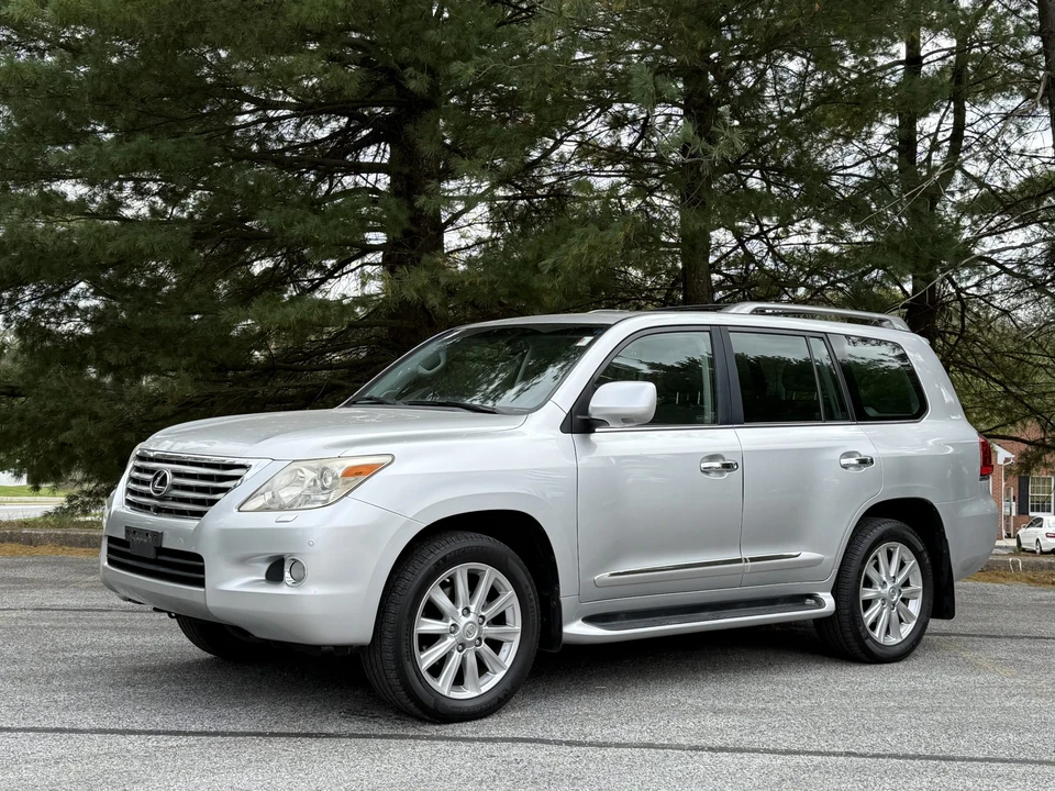 2008 Lexus LX 3rd Gen - Image 23 of 31