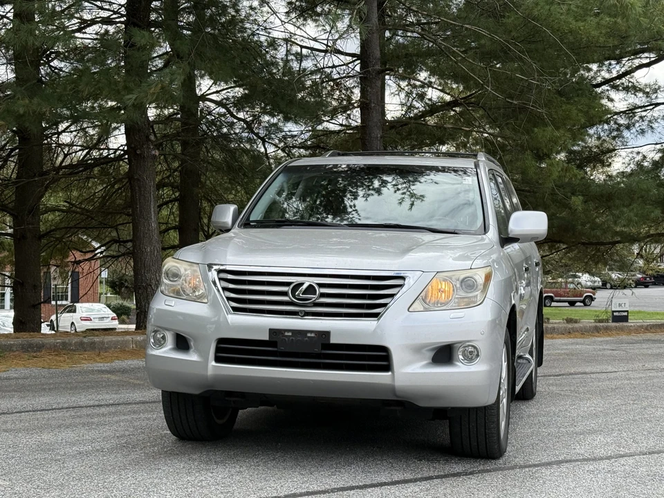 2008 Lexus LX 3rd Gen - Image 26 of 31