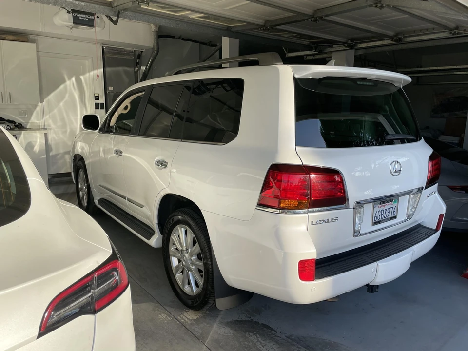 2008 Lexus LX 3rd Gen - Image 13 of 31