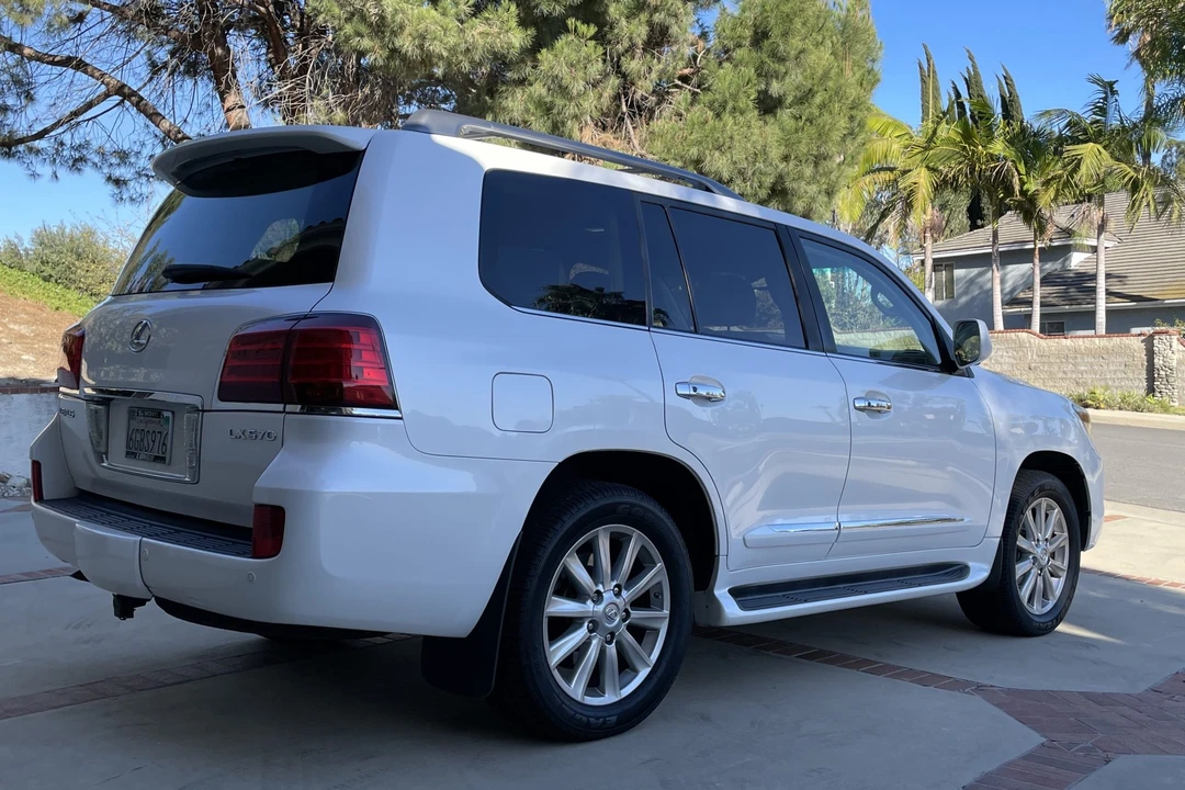 2008 Lexus LX 3rd Gen - Image 7 of 31