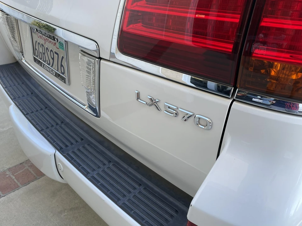 2008 Lexus LX 3rd Gen - Image 23 of 31