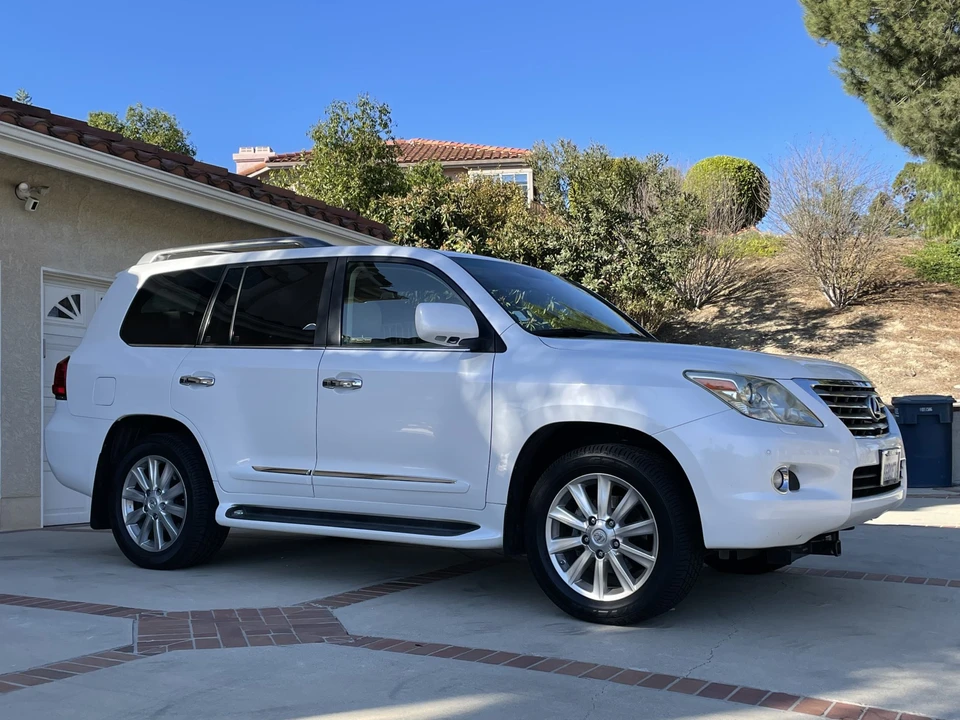2008 Lexus LX 3rd Gen - Image 8 of 31