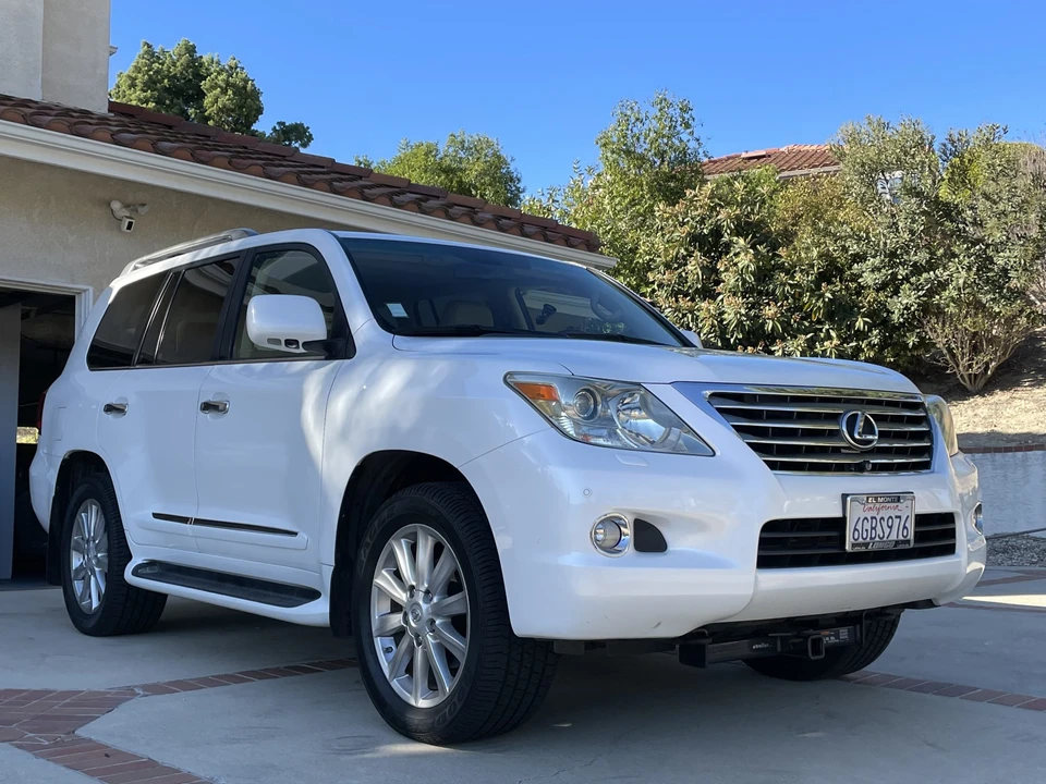 2008 Lexus LX 3rd Gen - Image 10 of 31