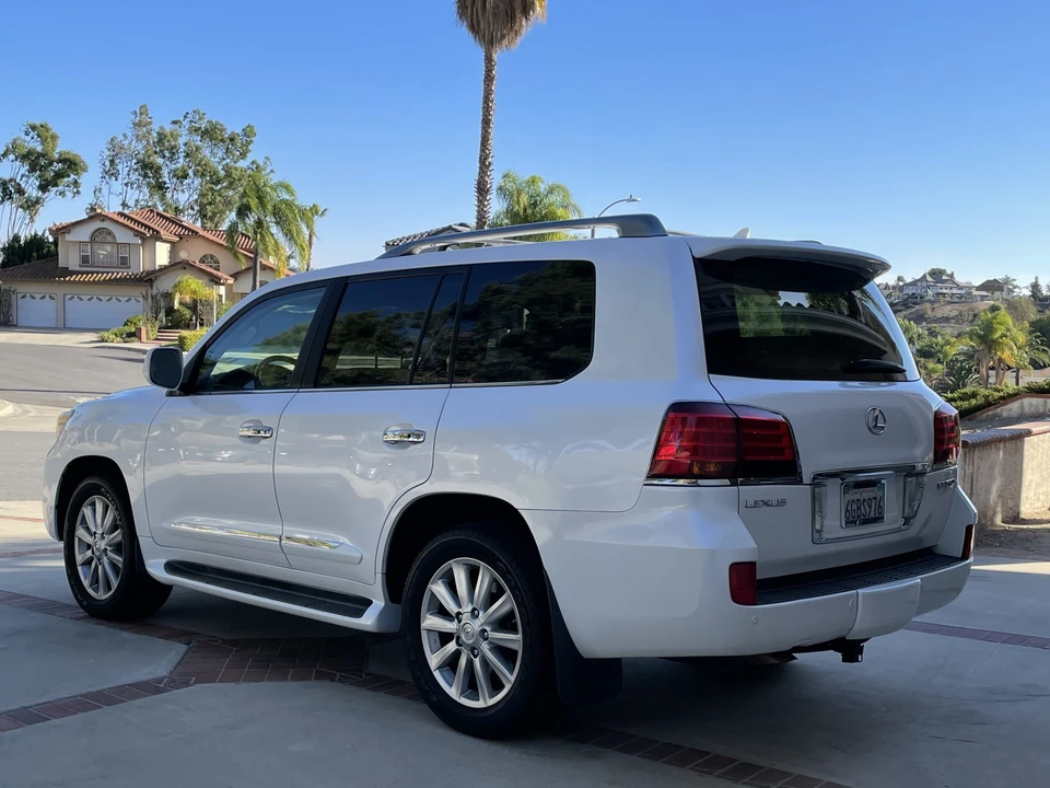 2008 Lexus LX 3rd Gen - Image 4 of 31