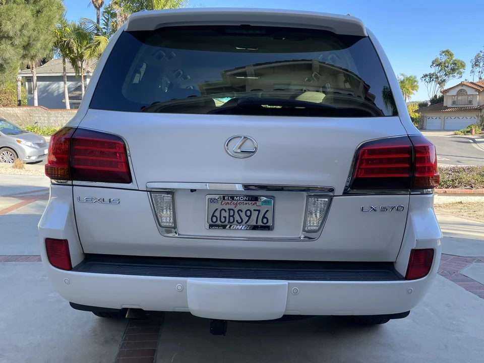 2008 Lexus LX 3rd Gen - Image 5 of 31