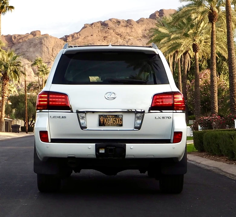 2008 Lexus LX 3rd Gen - Image 7 of 31