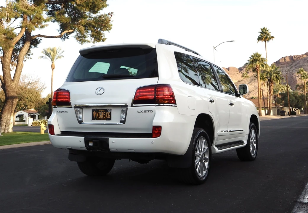 2008 Lexus LX 3rd Gen - Image 9 of 31