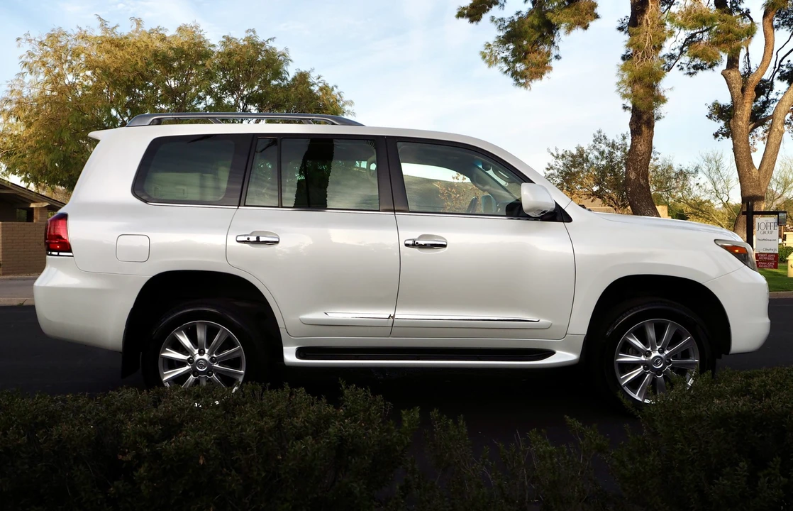 2008 Lexus LX 3rd Gen - Image 10 of 31