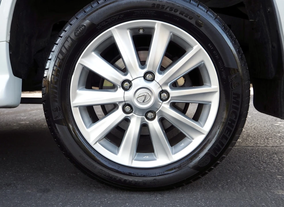 2008 Lexus LX 3rd Gen - Image 30 of 31