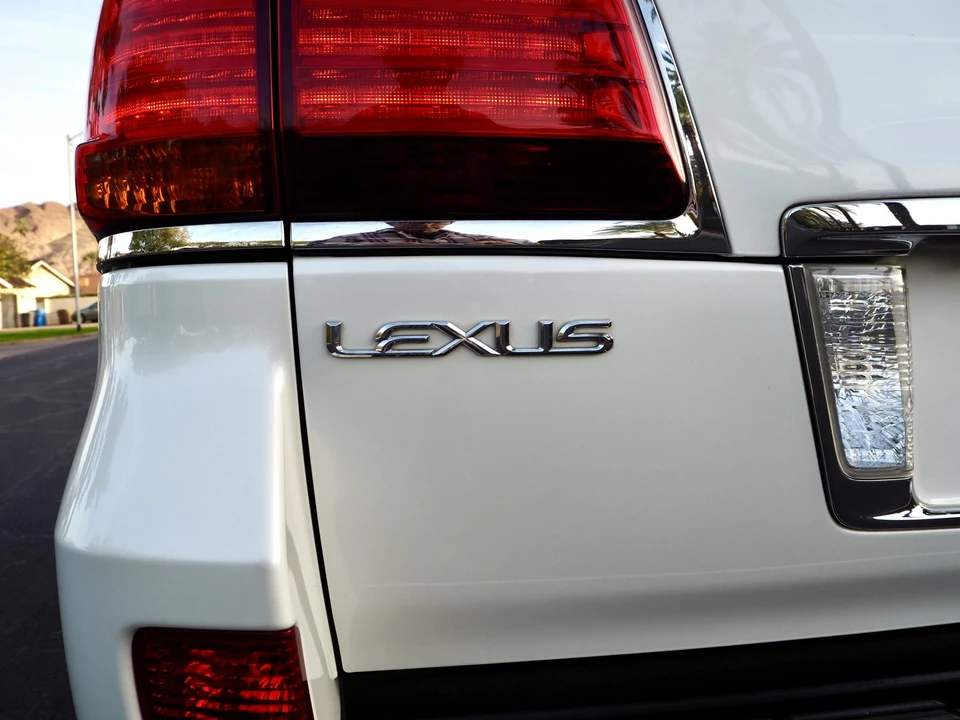 2008 Lexus LX 3rd Gen - Image 24 of 31