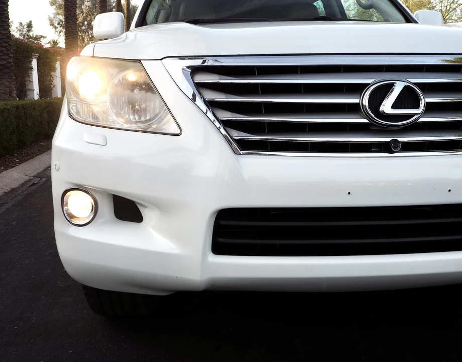 2008 Lexus LX 3rd Gen - Image 15 of 31