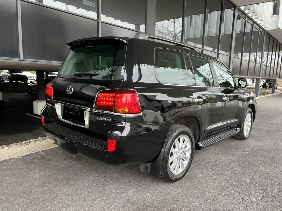 2008 Lexus LX 3rd Gen - Image 17 of 31