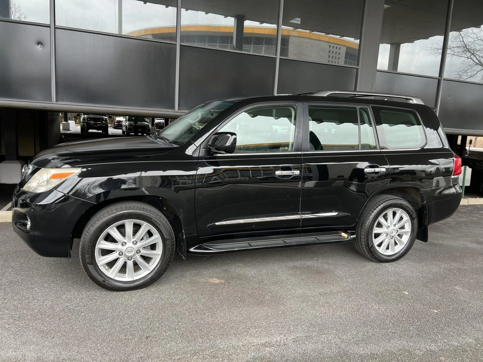 2008 Lexus LX 3rd Gen - Image 25 of 31
