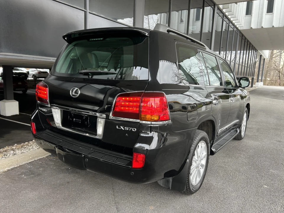 2008 Lexus LX 3rd Gen - Image 18 of 31