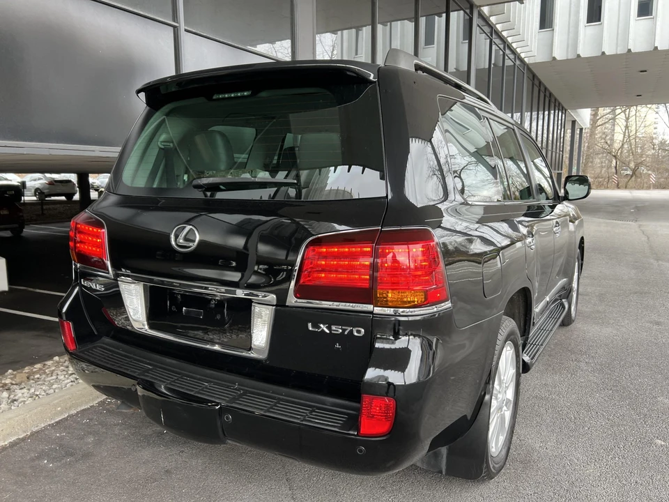 2008 Lexus LX 3rd Gen - Image 19 of 31