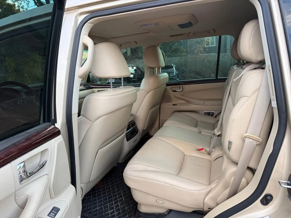 2008 Lexus LX 3rd Gen - Image 9 of 9