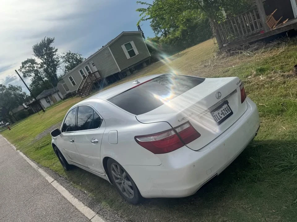 2008 Lexus LS 4th Gen - Image 5 of 8