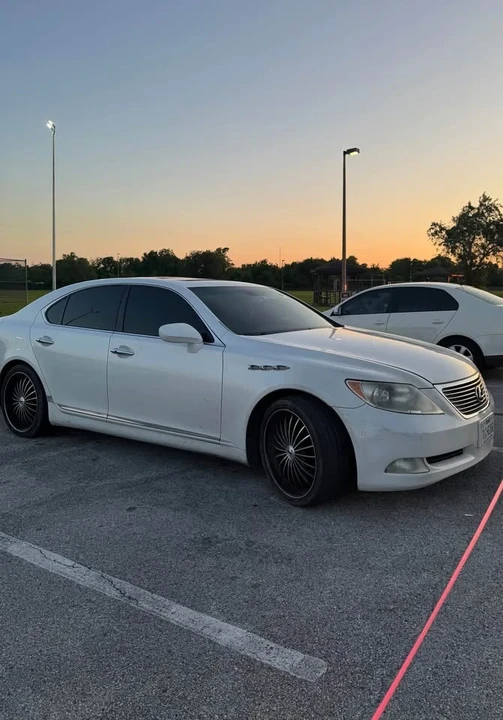 2008 Lexus LS 4th Gen - Image 3 of 8