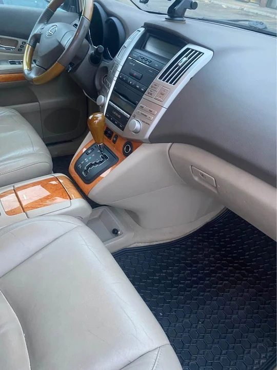 2008 Lexus RX 2nd Gen - Image 12 of 19