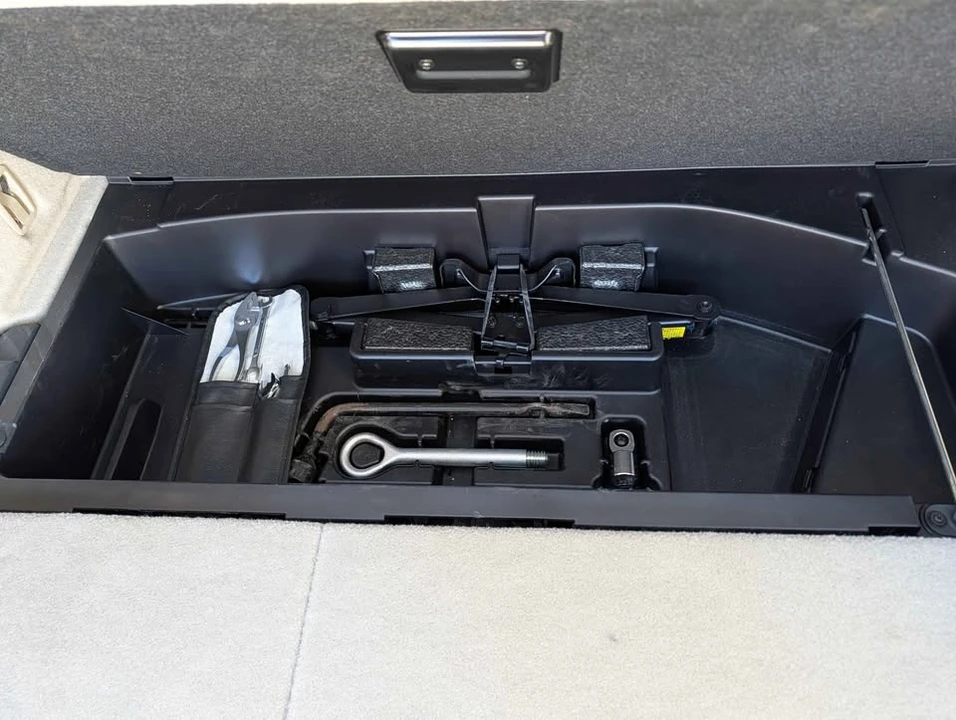 2008 Lexus RX 2nd Gen - Image 11 of 15