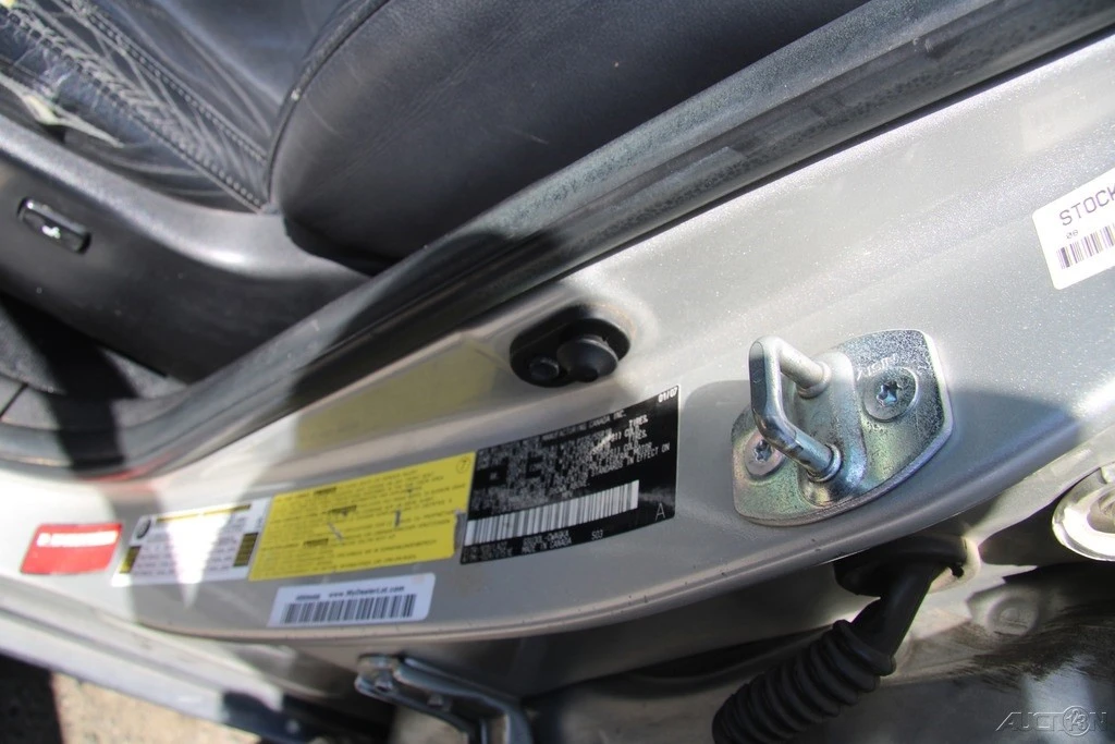 2008 Lexus RX 2nd Gen - Image 12 of 21