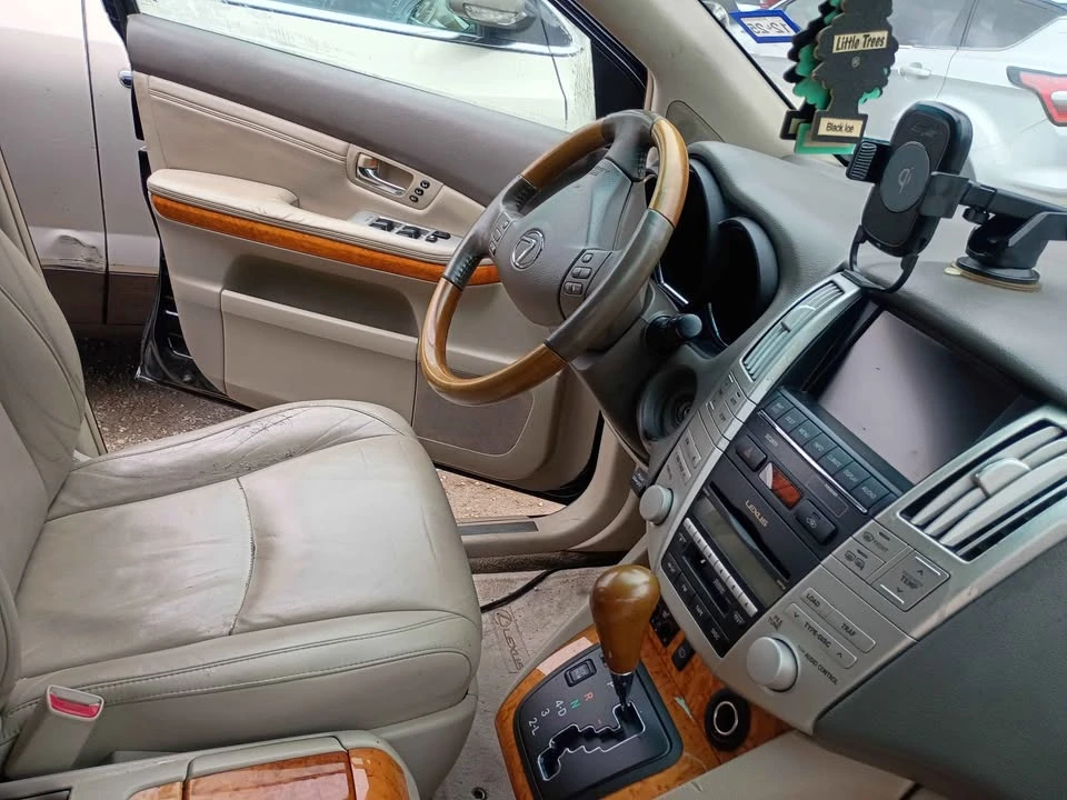 2008 Lexus RX 2nd Gen - Image 6 of 8