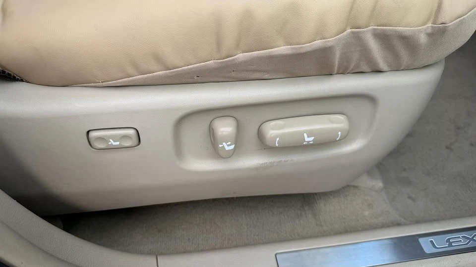 2008 Lexus RX 2nd Gen - Image 16 of 19
