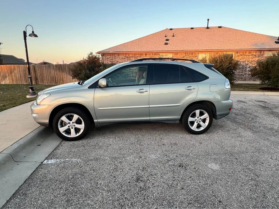 2008 Lexus RX 2nd Gen - Image 3 of 10